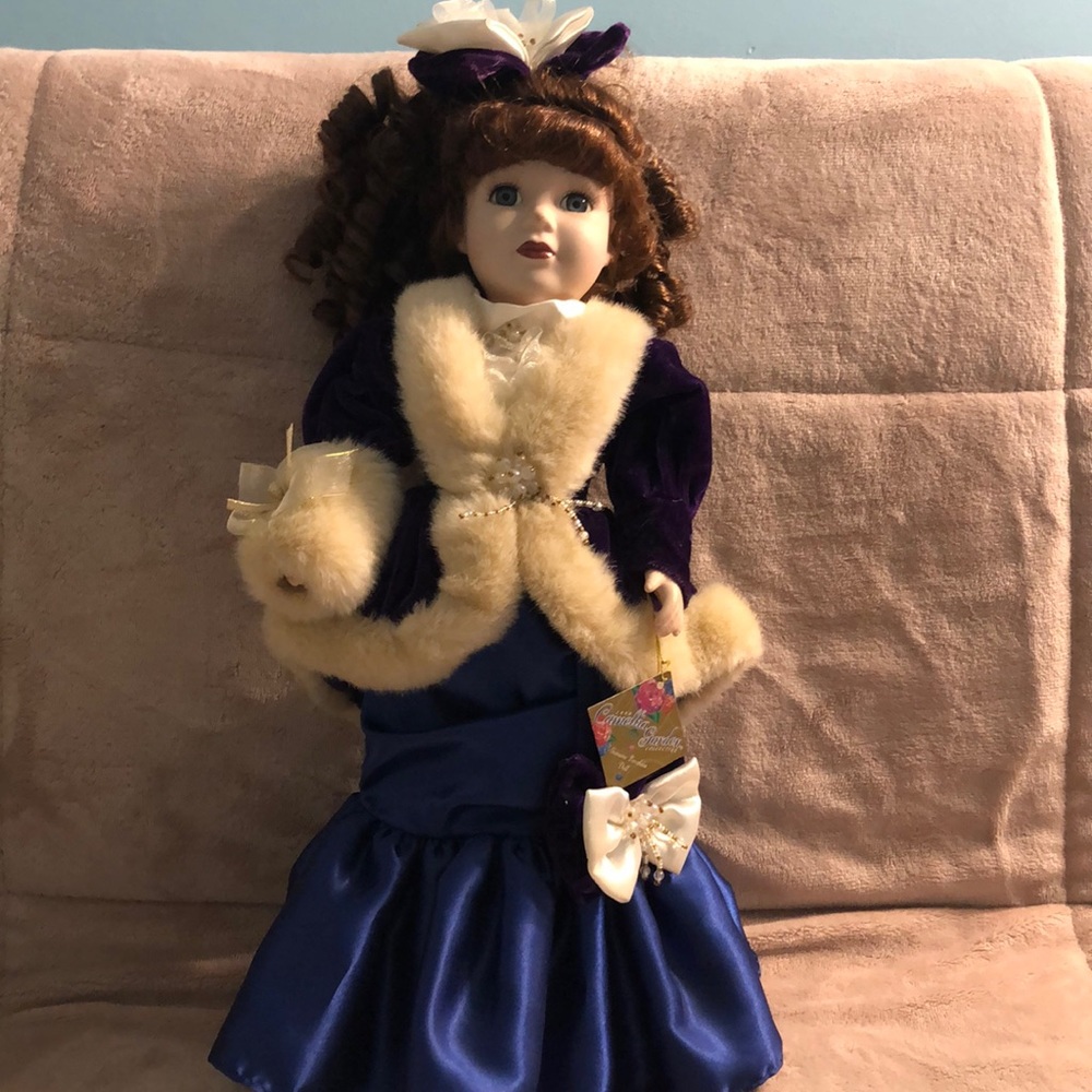 1999 CAMELLIA GARDEN PORCELAIN DOLL